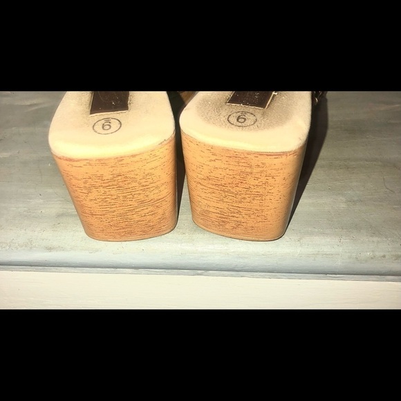 Vintage Tan Leather Sandals - Picture 5 of 10